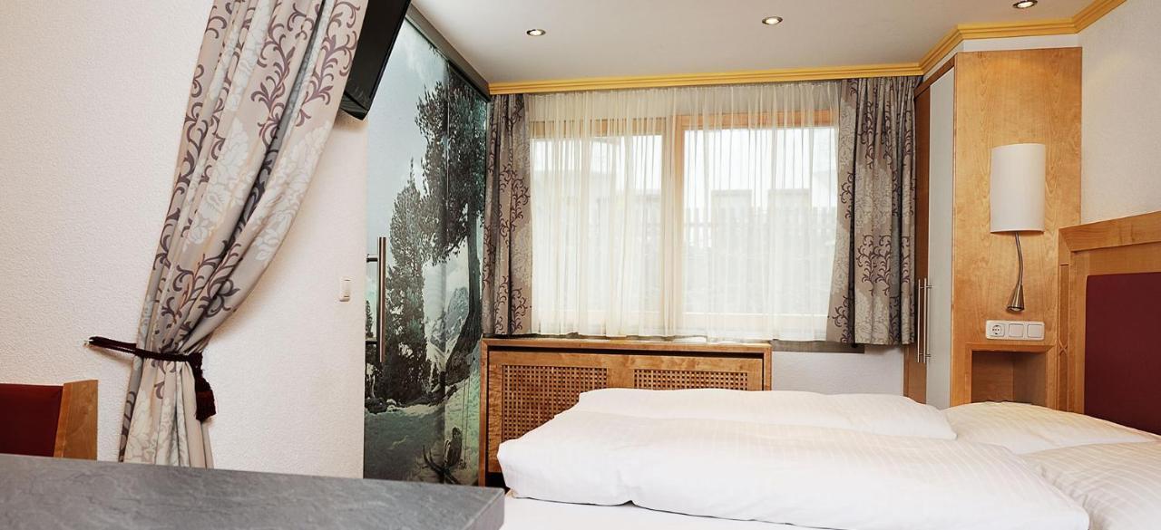 Hotel Kristall B&B Ischgl Kültér fotó