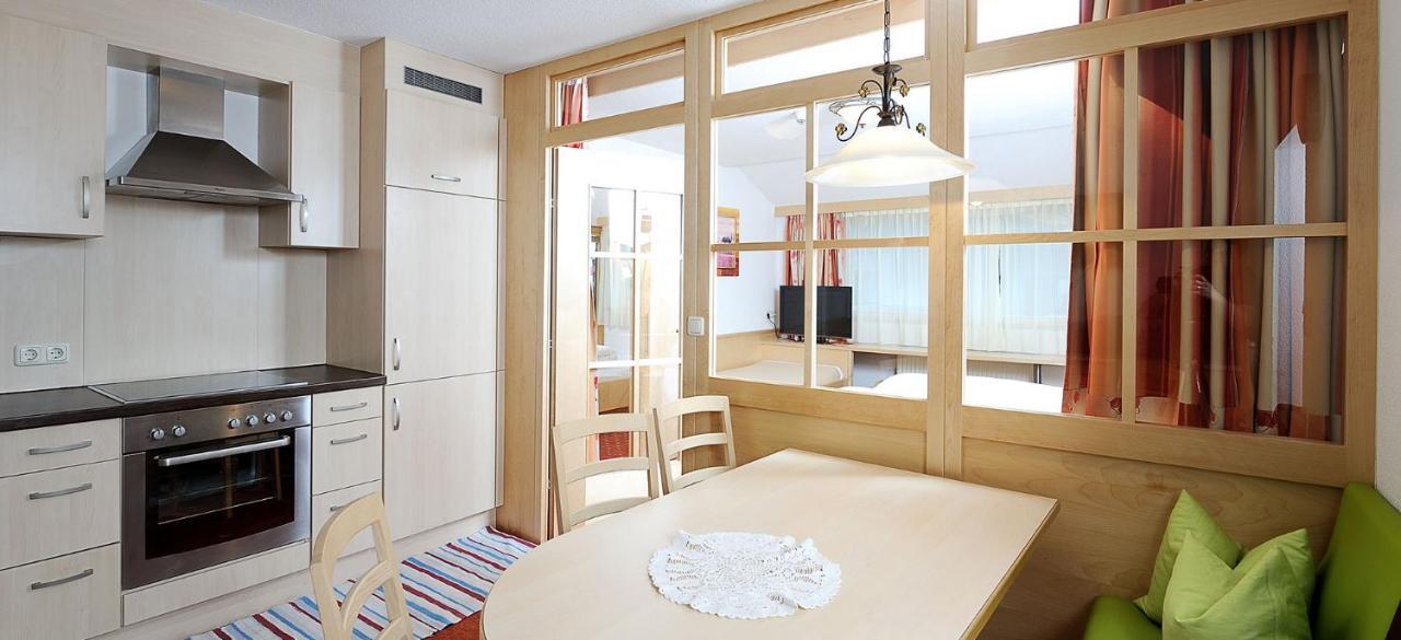Hotel Kristall B&B Ischgl Kültér fotó